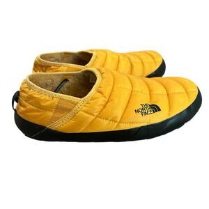 The Northface Men’s Thermoball Traction Mule V slippers Yellow Black Slip-On 11